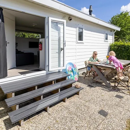 Tempelhof Chalet *